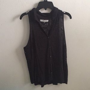 It’s a black top. Only worn once